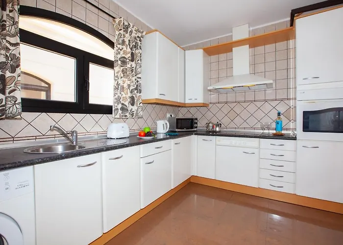 Apartment Riviera Park, 2 Bed Puerto del Carmen (Lanzarote)